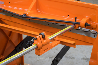 Гильотина механическая ножная Stalex Q01-1.5х1320